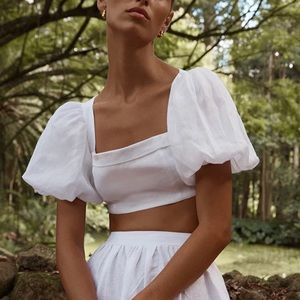 BRAND NEW WITH TAGS AISLE WHITE LINEN SLEEVED TOP. Skirt sold separately